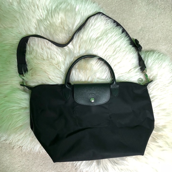 Longchamp Handbags - Long champ le pliage neo medium 🍀